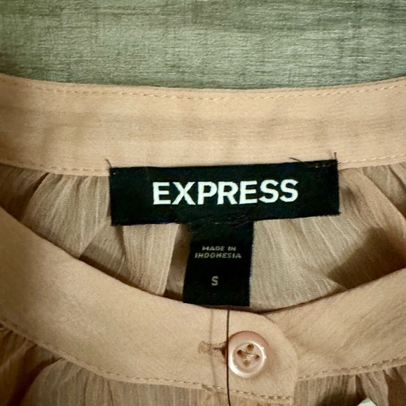 NWT Express Women's Pink Ruffle Top Size S - Picture 3 of 7
